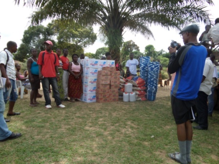 Ebola Victims in Gotomo Town Block -2 receive ration after losing 16 