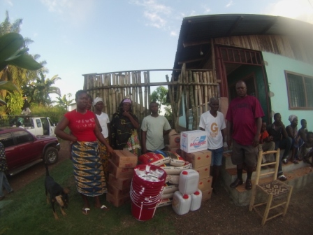 Madingo Quarter receive donation after losing 7 to ebola