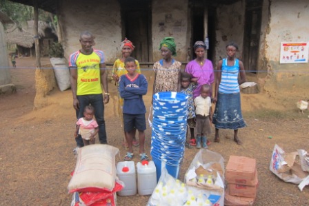 A quarantine family of 9 receive donation after serving 8 days without receiving any extenal aid