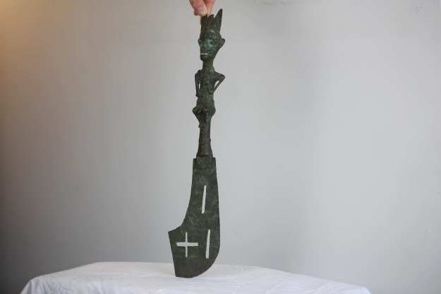 12 Krigare med svärd-148cm hög 687g HÖGSTA BUD 400:-