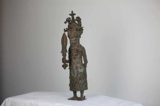 5 Staty - helkropp37 cm hög 3,4kg HÖGSTA BUD: 500:-